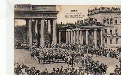 Berlin Mitte Brandenburger Tor Militär Parade , Adel 1908