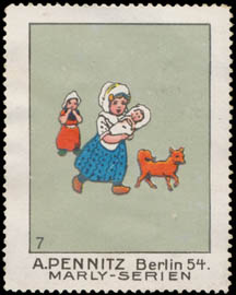 Kind mit Puppe und Hund