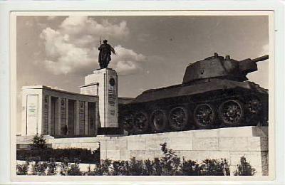 Berlin Tiergarten Panzer T34 2.WK
