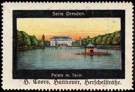Palais mit Teich