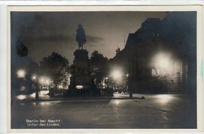 Berlin Mitte Unter den Linden bei Nacht ca 1938