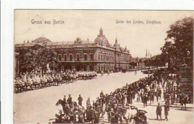 Berlin Mitte Unter den Linden Militär-Parade 1908