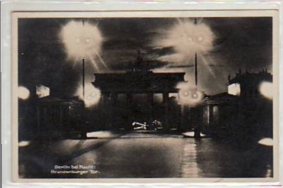 Berlin Mitte Brandenburger Tor bei Nacht 1929