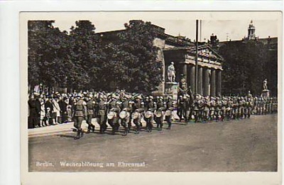 Berlin Mitte Unter den Linden Militär-Parade ca 1938