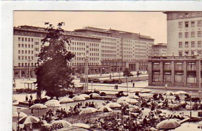 Berlin Friedrichshain Stalinallee CAfe Warschau 1958