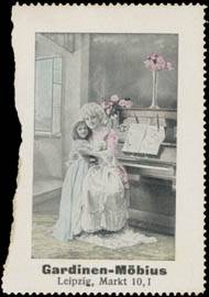 Mutter mit Kind am Klavier