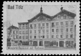 Winzererdenkmal mit Rathaus