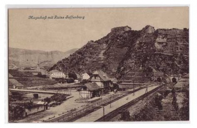 Altenahr Mayschloß Ruine Saffenburg Eisenbahntunnel